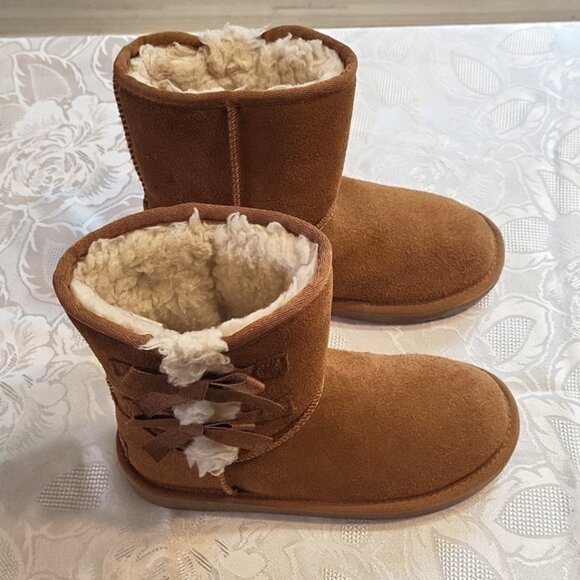 Koolaburra by Ugg Victoria Short sz 2 (Age 5-12) - Picture 2 of 6